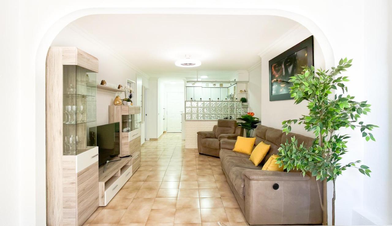 Korallia Guesthouse Castle Harbour Los Cristianos  Kültér fotó