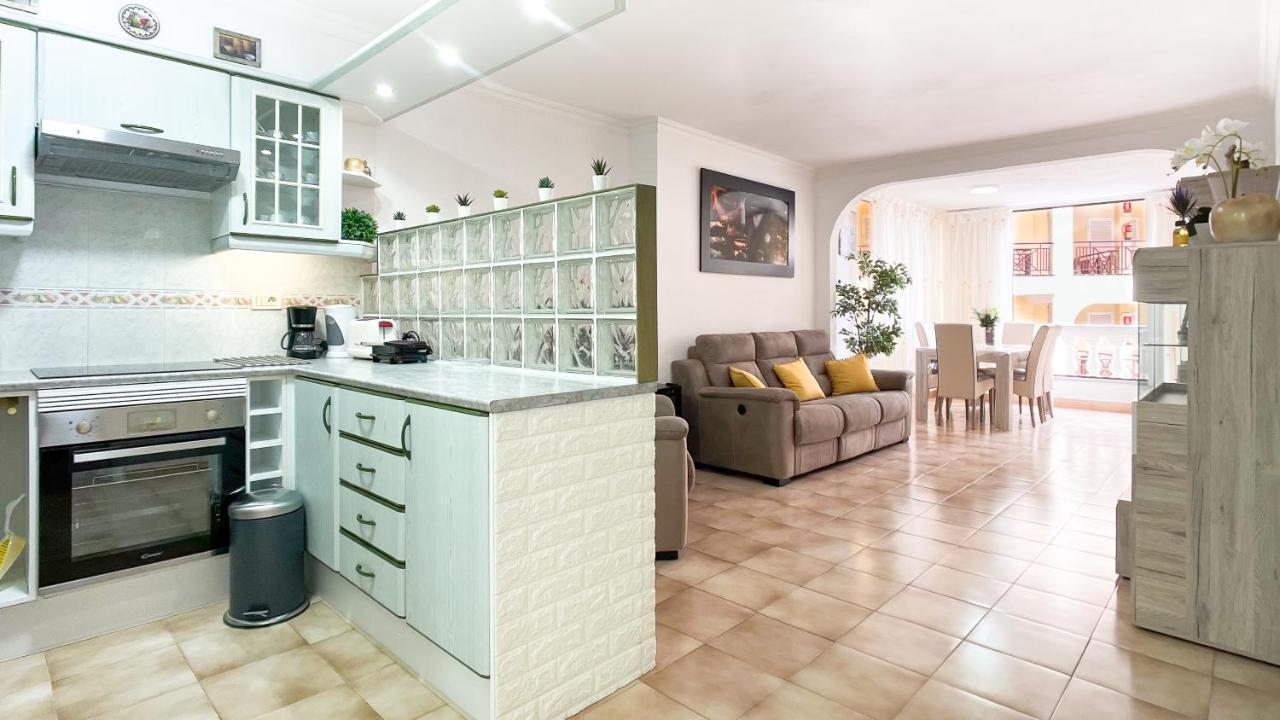 Korallia Guesthouse Castle Harbour Los Cristianos  Kültér fotó