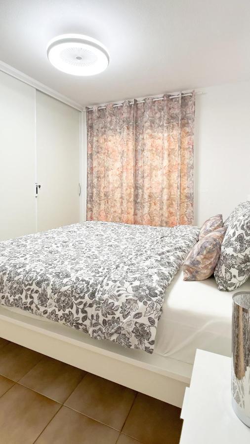 Korallia Guesthouse Castle Harbour Los Cristianos  Kültér fotó