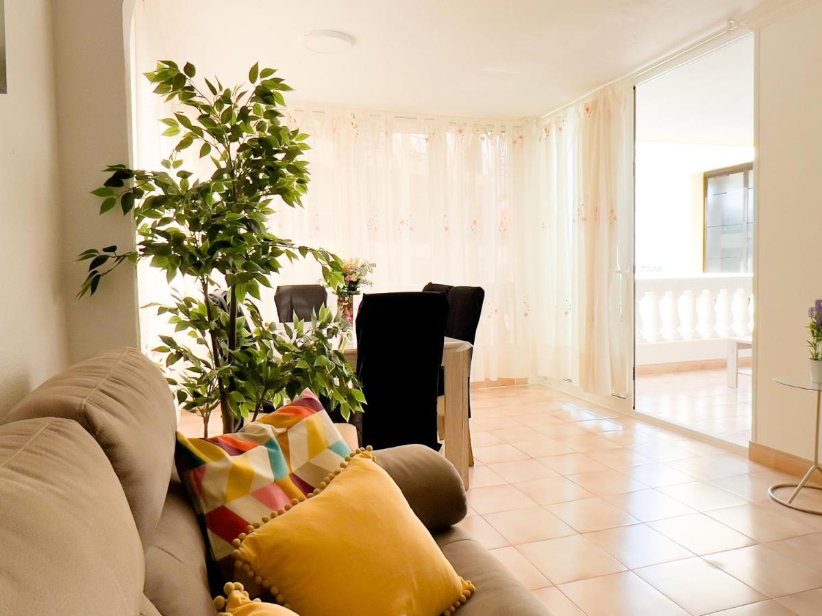 Korallia Guesthouse Castle Harbour Los Cristianos  Kültér fotó